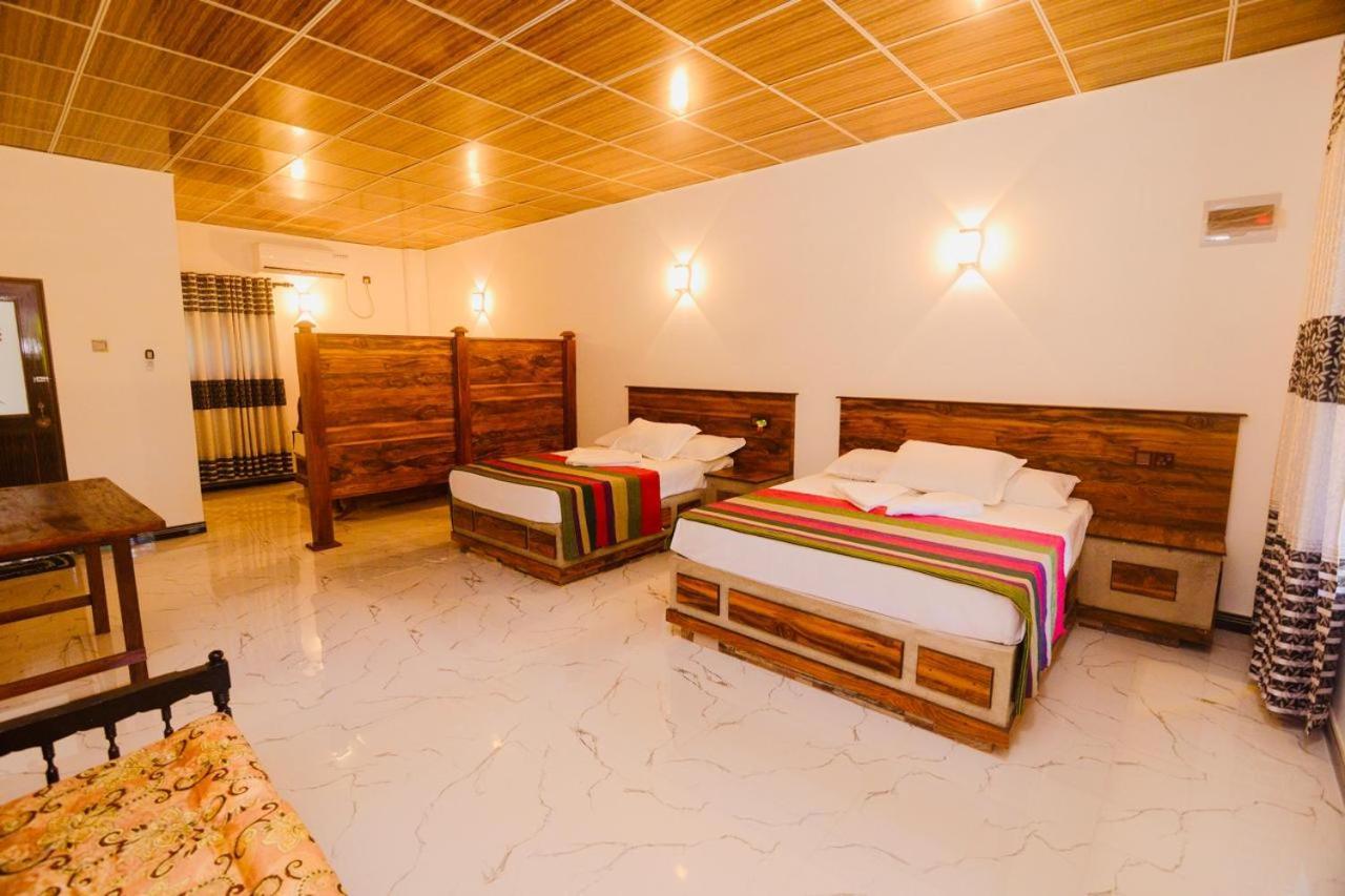 Rathnapriya Oasis Ampara Exterior foto