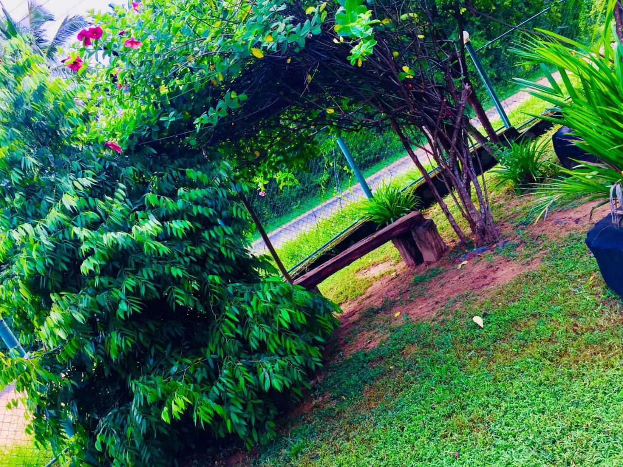 Rathnapriya Oasis Ampara Exterior foto
