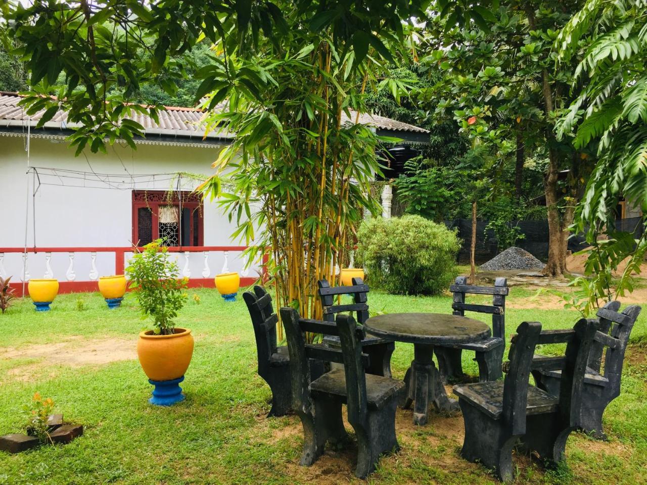Rathnapriya Oasis Ampara Exterior foto